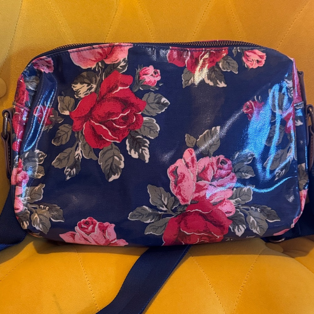 Cath Kidston Navy and Red Floral Crossbody Bag - Picture 3 of 9